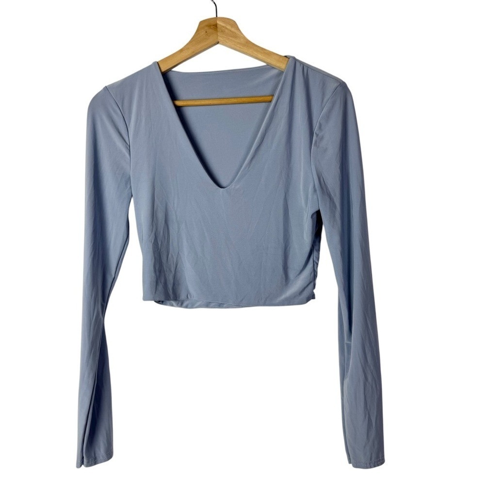 Boutique Light Blue V-Neck Long Sleeve Crop Top S